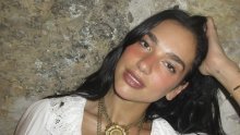 Zavodljiva i ženstvena: Dua Lipa proslavila 30. rođendan u senzacionalnoj haljini
