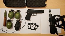 Po Supetru hodao naoružan pištoljem, bombama i palicom: Tražio je muškarca