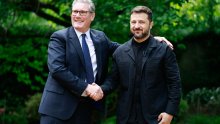 Zelenski stiže kod Starmera: Svi iščekuju sastanak Trumpa i Putina