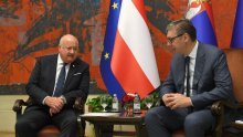 Austrijski kancelar iznenađen Vučićevom reakcijom na pitanja novinara: 'To se mora izdržati'