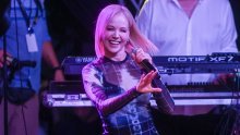 Jelena Rozga iznenadila haljinom: Ovaj kroj je za najhrabrije
