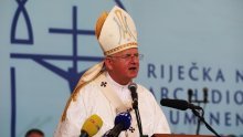 Uzinić u propovijedi o 'starim podjelama', stanju u Gazi, a završio je s pjesmom Gabi Novak