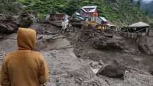 Stotine poginulih, deseci nestalih: Žestoke poplave pokosile Pakistan i Indiju