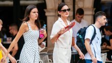 Ovako Dubrovkinje nose najpopularnije natikače koji modni svijet obožava