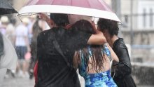 Cijela Hrvatska pod žutim alarmom: Pada temperatura, posvuda pljuskovi, a moguća i tuča