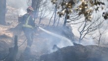 Udar groma izazvao požar kod Trogira, interveniralo 40-ak vatrogasaca s 15 vozila