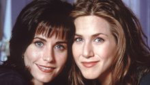 'Izgledamo baš slatko': Courteney Cox i Jennifer Aniston oduševile fanove zajedničkim selfijem