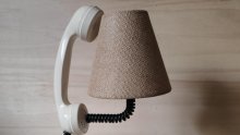 Kada se nostalgija susretne s inovacijom - stari telefoni,  fotoaparati i flaše postaju chic lampe