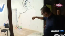 VIDEO Vučić opet postao viralan: Dodirivao razbijeno staklo pa se porezao