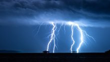 Crveni meteoalarm na snazi! Danas bi moglo biti problema - intenzivne oluje, tuča, pijavice