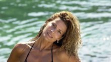 Ikona 80-ih ne staje: Ana Sasso zablistala u badiću pokraj bazena