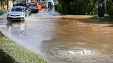 VIDEO Biograd na Moru: Poplavile ulice, izbili šahtovi: 'Ovo je strašno'