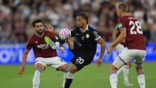 Chelsea gubio, pa utrpao pet golova nemoćnim Čekićarima