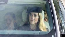 Kate Middleton oduševila elegancijom: Od boje do kroja, ovaj komad je jesenski hit