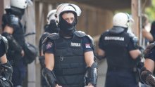 Kordon policije brani povratak studenata na novosadski Filozofski fakultet