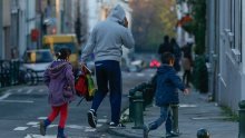 Više od 2000 djece u Francuskoj spava na ulicama