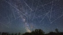 Sateliti sve više zagorčavaju život astronomima, a kompanijama je - svejedno