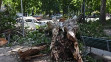 Tornado poharao Italiju: U nekim dijelovima padala tuča promjera 8 centimetara