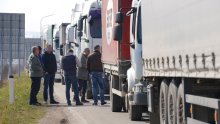 Kamiondžije blokirali carinske terminale, otežan promet na cestama i prema Hrvatskoj
