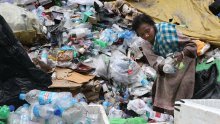 U Indiji se otvaraju kafići za otpad; ljudi umjesto novca obrok plaćaju – plastikom