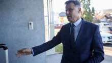 Bivši premijer BiH osuđen zbog korupcije slobodno šeće po Sarajevu