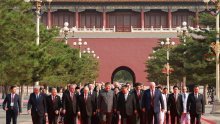 Zajednička fotka lidera u Pekingu: Pokušajte naći Vučića
