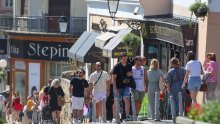 Plaće i broj zaposlenih više ne rastu, ali Hrvati i dalje posežu za kreditima