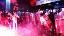 Prosvjed u Novom Sadu završio obračunom policije s prosvjednicima