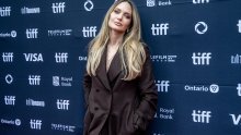 Angelina Jolie u suzama: Rasplakala se na spomen preminule majke