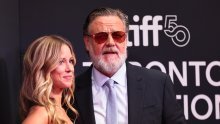 Ona je najzaslužnija za njegov povratak: Russell Crowe dočekan ovacijama