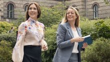 Ovakve suknje 'brišu' trbuh i izdužuju figuru; obožava ih i elegantna kraljica