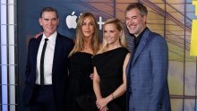 S dečkom na premijeru: Jennifer Aniston više ne krije u koga je zaljubljena