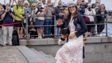 Ova haljina je oduševila modni svijet: Lijepa kraljica pokazala još jedan chic look