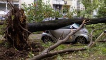 Snažno nevrijeme poharalo Mostar: Orkanski vjetar čupao stabla, voda se treba prokuhavati