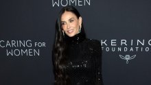 Dugo je nismo vidjeli: Demi Moore oduševila glamurom, ali i odvažnim izrezom na haljini