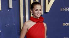 Selena Gomez u jednom od svojih najboljih izdanja: Ova haljina magnet je za poglede