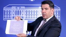 Grmoja prozvao Možemo zbog uvođenja 'nastranog sadržaja' u škole, odgovorili mu: Laže kao pas