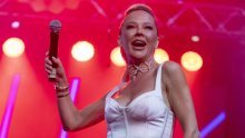 Maja Šuput užarila atmosferu u Vinkovcima, a njezina haljina privukla je sve poglede