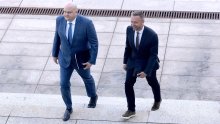 Stižu kritike zbog paketa mjera: 'Oni su ionako prodavali obiteljsko srebro'