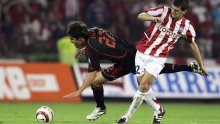 Legendarni nogometaš Zvezde (41) preminuo na utakmici