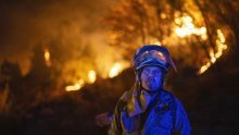 Španjolski vatrogasci i vojska bore se s požarima koji haraju zbog visoke temperature