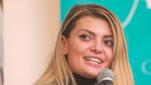 Široka šarenica kao potpis: Zašto Ella Dvornik ne odustaje od megaleća