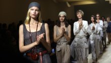 Oproštaj od kralja talijanske elegancije: Revija Emporio Armani dirnula je modni svijet