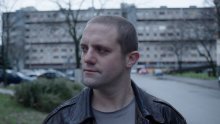 'Žene, luđaci i malo dobrih pedera' Ivana Salaja - muški svinjac u kaputu noir filma