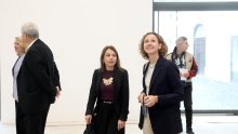 Ministrica kulture u Sisku otvorila izložbu 'Kratka povijest hrvatske skulpture'