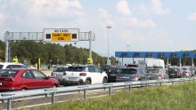 Prometna nesreća kod Zagreba, na autocesti i helikopter - obustavljen promet na Demerju