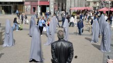 Za žrtve femicida: Pogledajte performans na zagrebačkom trgu uoči premijere Gavelline 'Sigurne kuće'