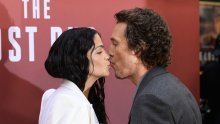 Nije joj odolio: McConaughey na crvenom tepihu 'ukrao' poljubac lijepoj Camili