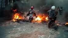 Prosvjedi mladih eskalirali u palež i pljačku: Madagaskarski predsjednik raspustio vladu
