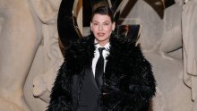 Kakav kaput, a tek čizme: Linda Evangelista ukrala show  efektnim komadima
